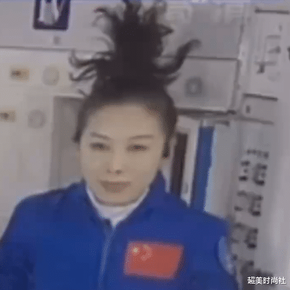 航天员 航天员王亚平飞天动态引关注！从高马尾辫到丸子头，干练超显气质