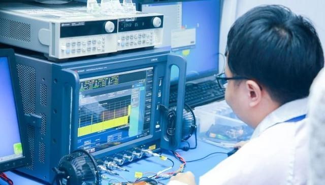 90后宝妈经验|美国毫无底线，禁售光刻机后，再度盯上芯片巨头，关乎中国“芯”