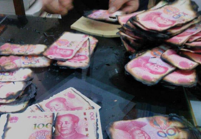 城外五十九 拾荒老人辛苦攒下21万，最后却带到火葬场烧掉，这到底是为何？