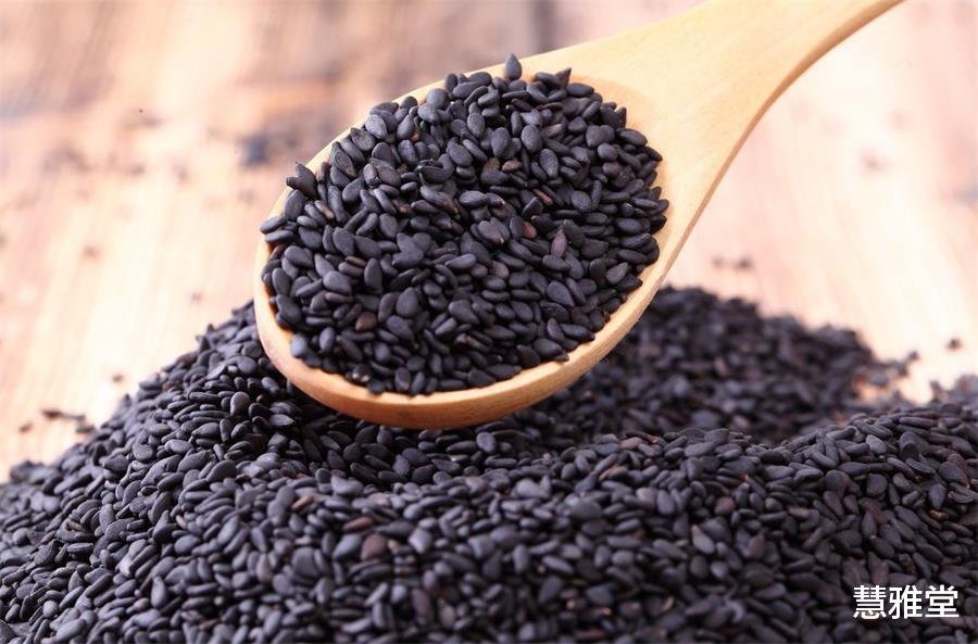 慧雅堂|掉发堪比“毁容”？常吃三种食物，或能助你头发再生长