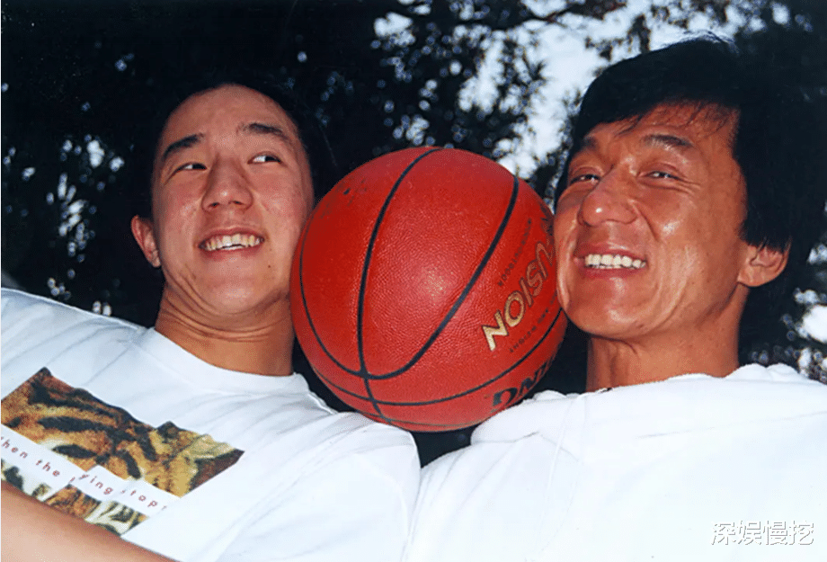 李光复|吸毒之后继续参演电影，执导的电影换皮上映，只因爸爸是成龙？