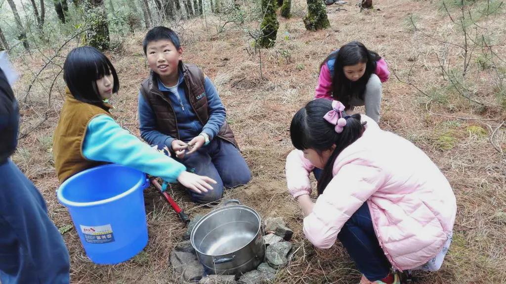 丑故事|儿子被学校强制休学，我带他离开了北京