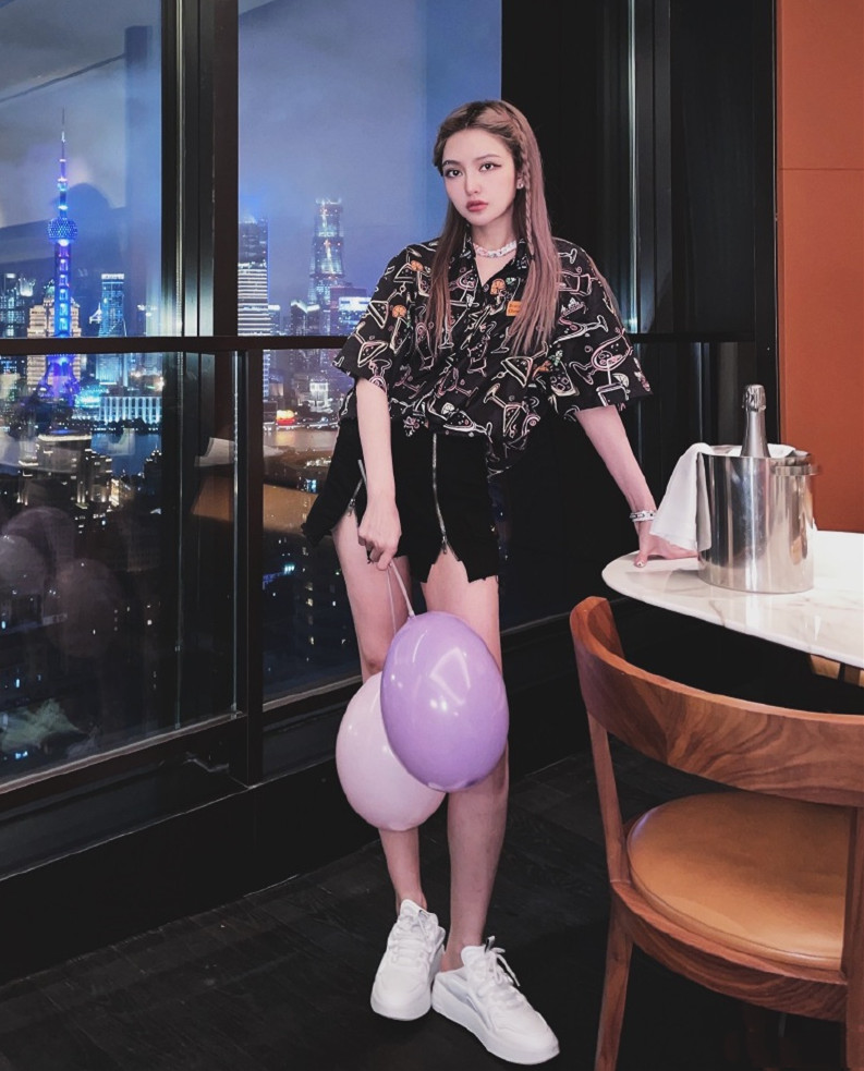 八只爪的猫|周扬青太懂打扮，个头不高总能穿出好比例，难怪能撩到富家公子哥