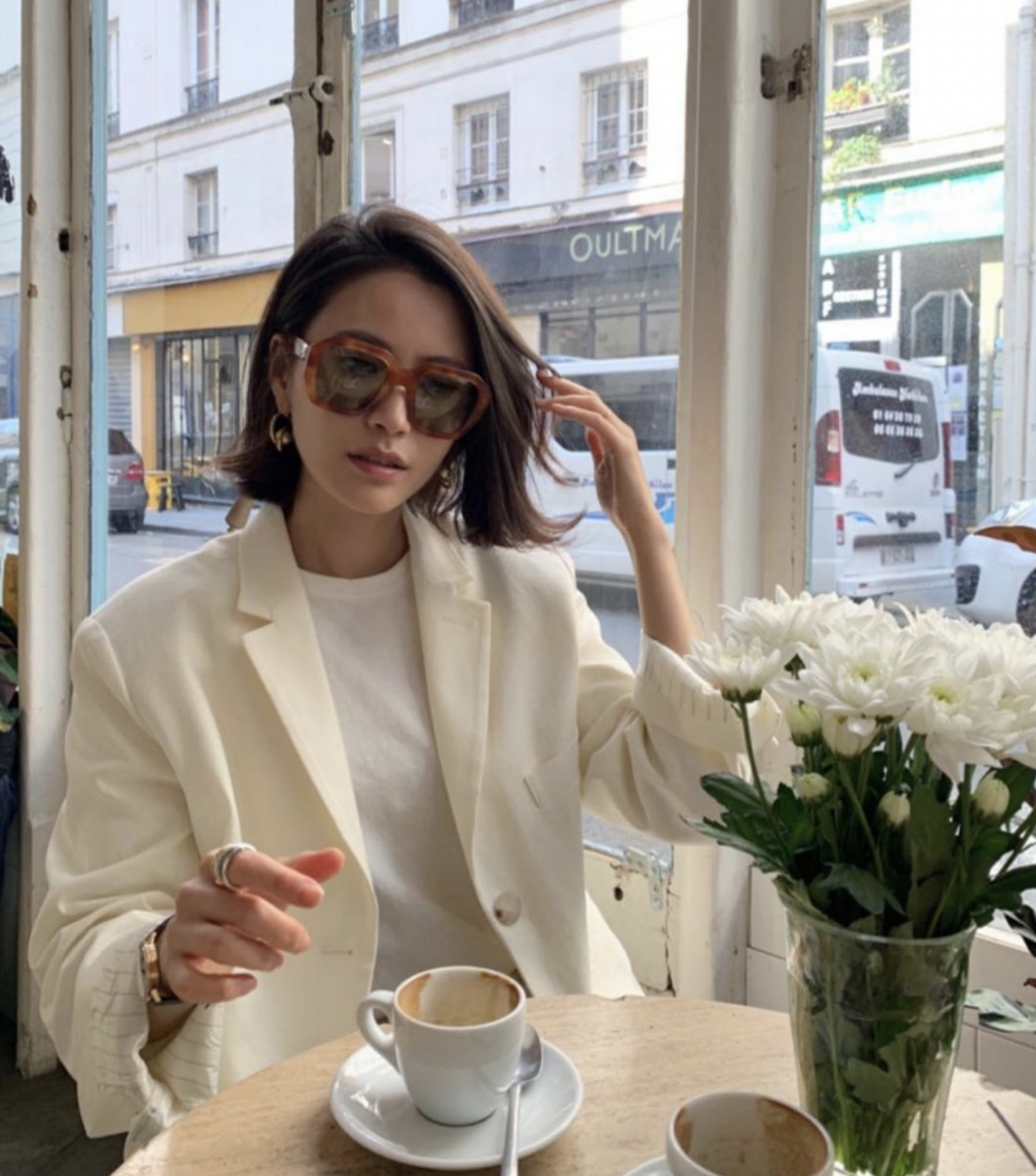 短发|60岁女人头发别留太长,显少还易掉!这4款短发刚刚好,时髦多了