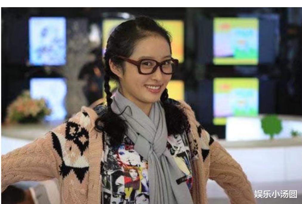 李欣汝|靠演丑女走红的李欣汝，因晒一张照片，被张艺谋赶出剧组沦为路人