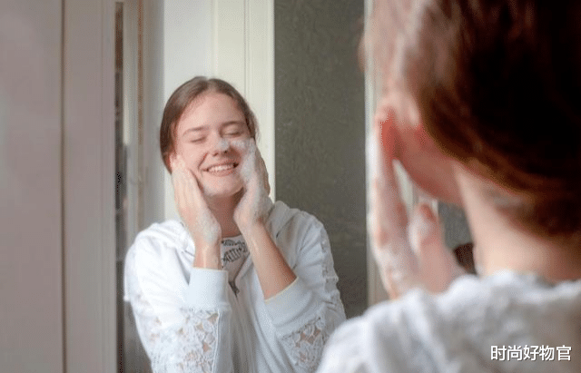 时尚好物官 建议女人：这3种“洗面奶”慎重购买，虽销量不低却存在很多问题