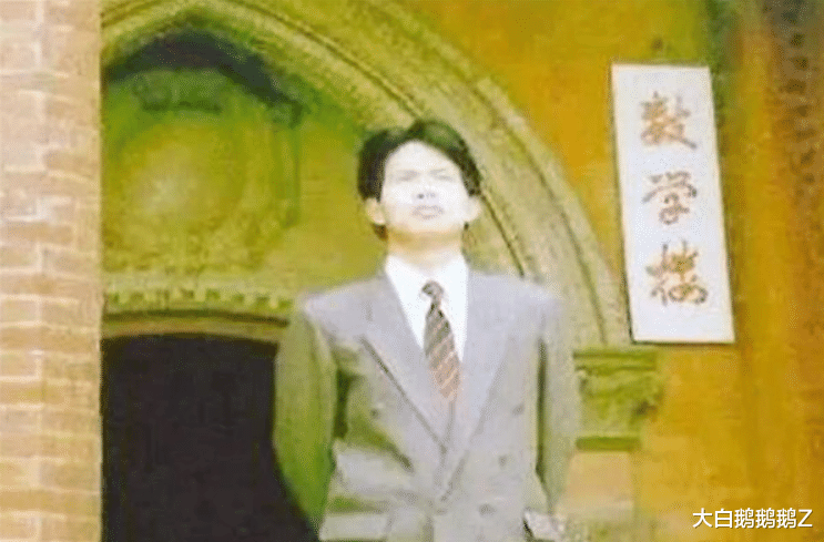 大白鹅鹅鹅Z 远赴美国,20年不与家人联系,当母亲病重,还要通过媒体寻找儿子