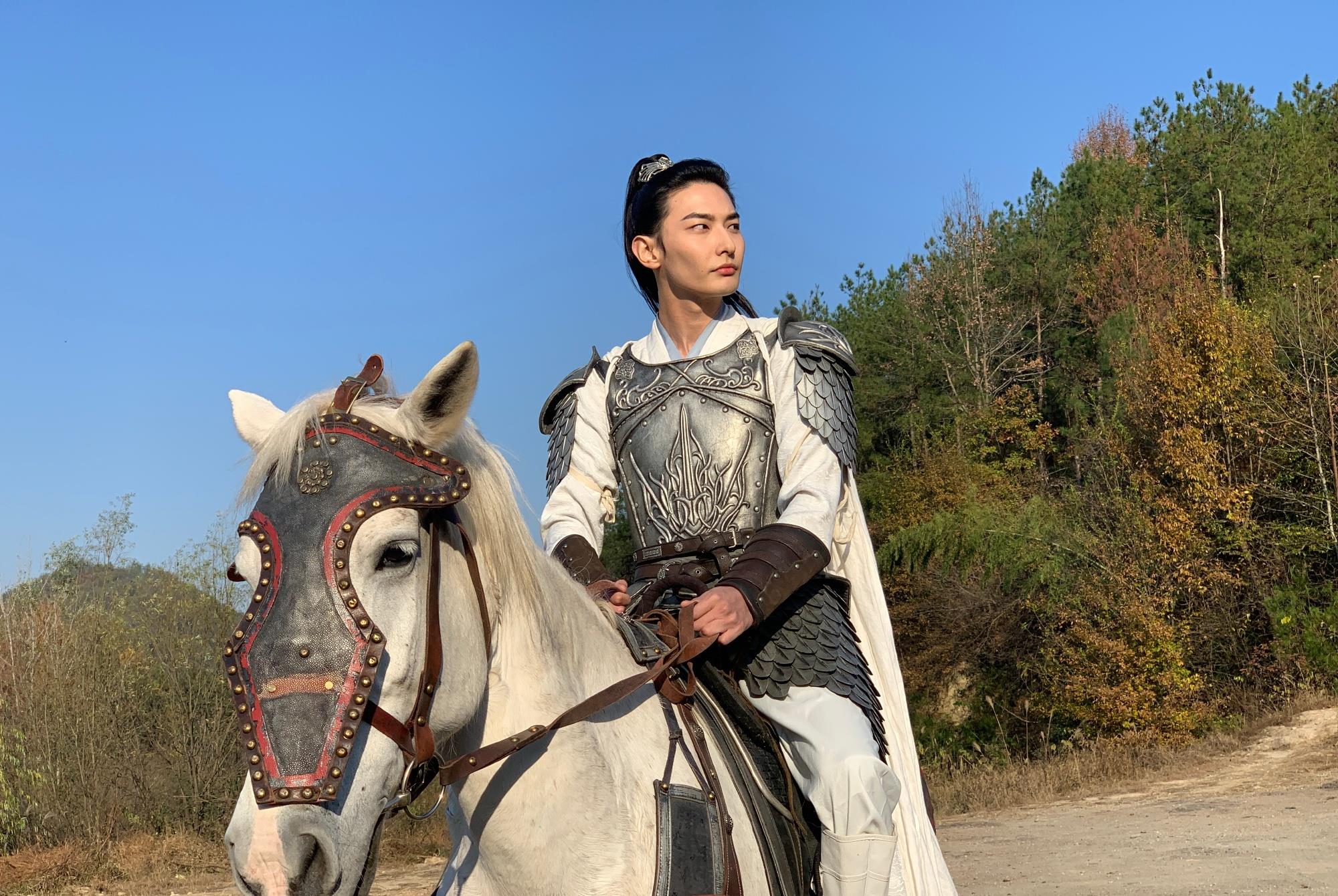 张天爱|张天爱大女主剧来袭，题材酷似《花木兰》，戎装造型帅过刘亦菲