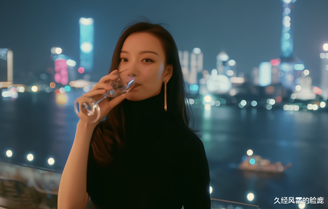 久经风霜的脸庞|一个43岁女人的真实感受:“老牛吃嫩草”的快乐不过就是自欺欺人