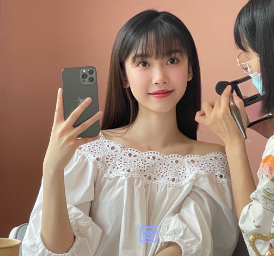 胡文婕|半藏森林又晒露肩纯欲妆，瞬间4万赞，网友：没有一个直男顶得住