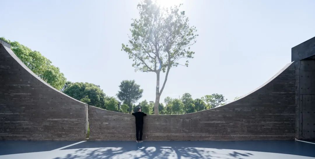 月亮|湖-廊-院-廊,石湾猪舍里展厅