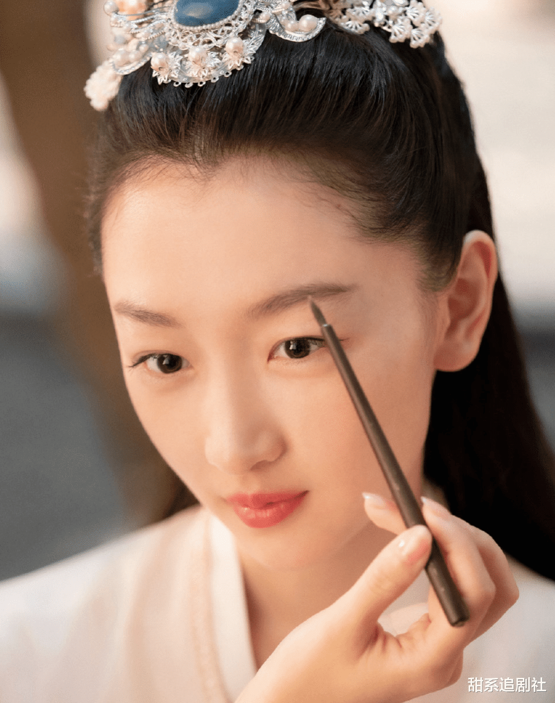 明星|临阵踢走女主角，幕后的洪氏姐妹，为何能这样硬气？