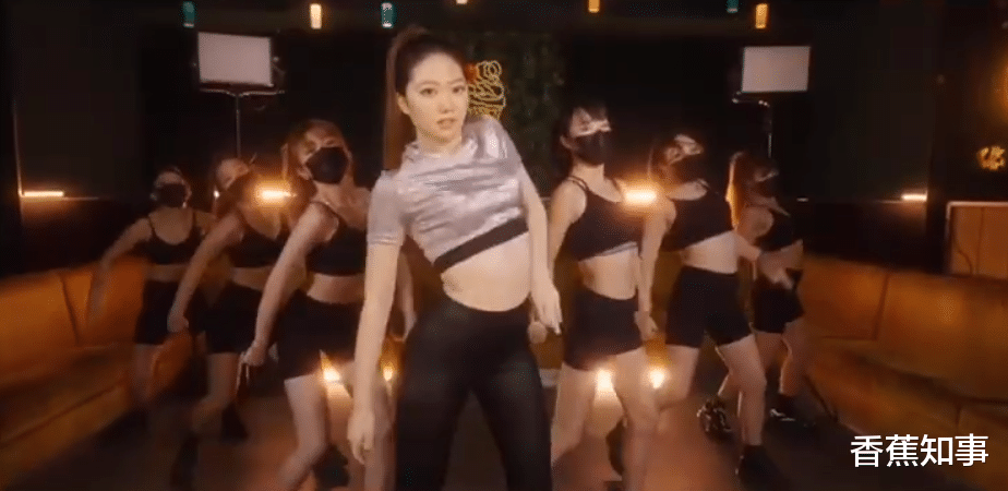 甄济如|甄子丹为女儿庆生，17岁甄济如超越同龄人，扭动腰肢太吸睛