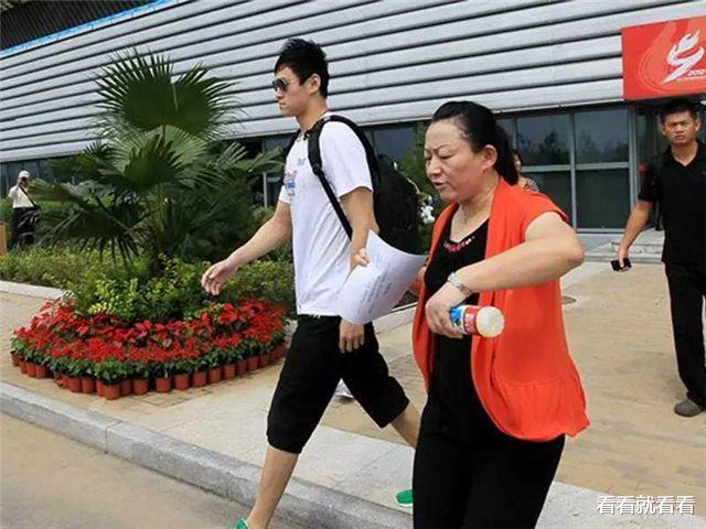 孙杨|孙杨获奖被取消，名记：明知无缘巴黎却称仍在坚持，孙杨就是骗子