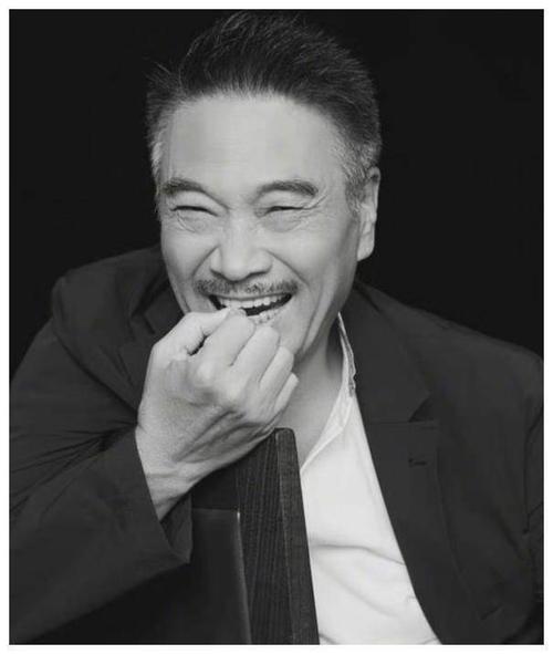 吴孟达|粉丝公开吴孟达肝癌晚期照片，肝腹积水非常严重，肚子大的像吹起来的气球