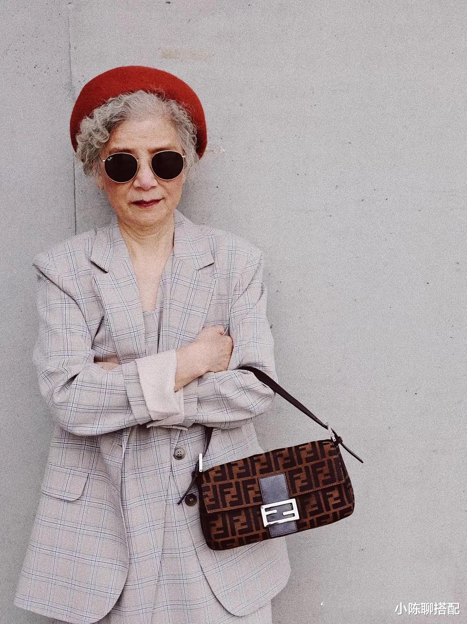 小陈聊搭配|87岁奶奶成穿搭典范，凭什么这么优雅时髦？原来秘诀在这2点上