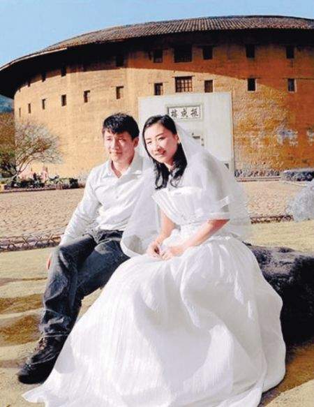 何雯娜|何雯娜的故事,15岁退队与初恋私奔,与前男友“吊环王”撕破脸!