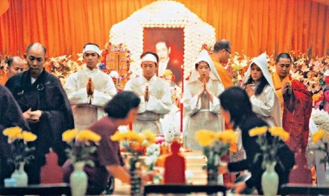 邓永祥|30年熬走原配嫁入豪门，丈夫只给她一元遗产，孩子拒绝她参加葬礼