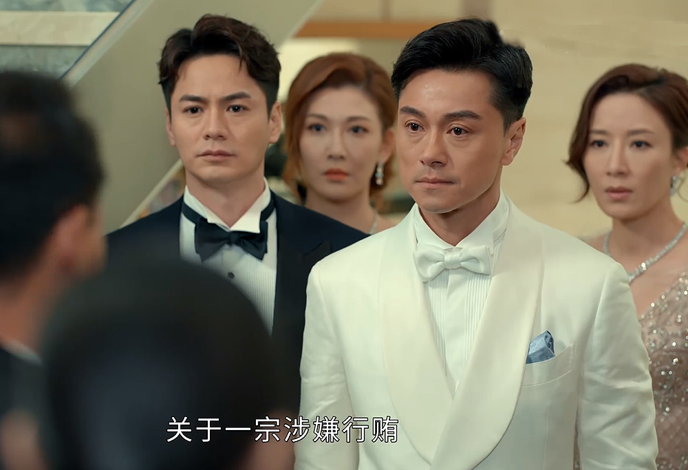 杨怡|《家族荣耀》杨怡地狱开局 丈夫入狱出轨喜当大妈 男女闺蜜双插刀