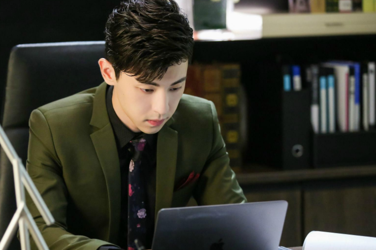 |女生喜爱“男友职业”排行榜，国企职员竟垫底，榜首真是人生赢家