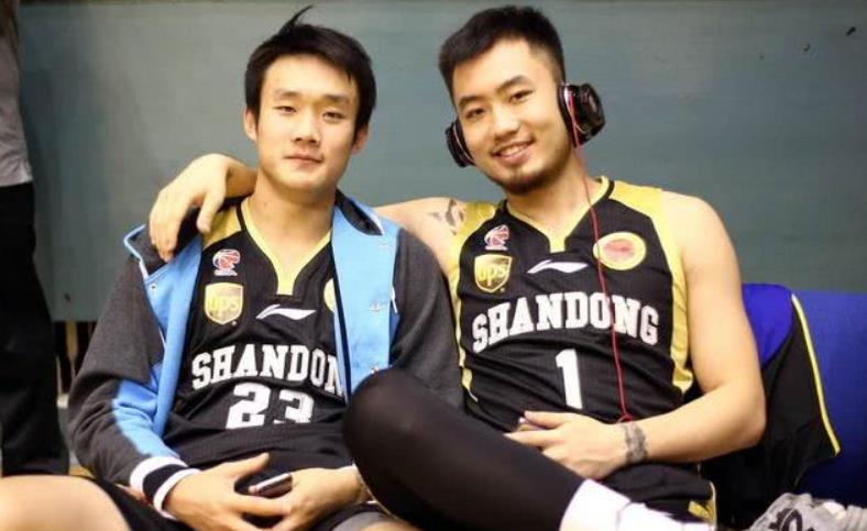 吴洪娜聊说育儿|从丁神到周琦，为何睢冉被骂出翔还撞南墙？苏群揭开CBA无奈现状