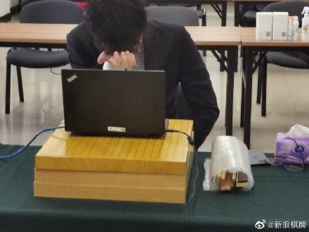 柯潔|1-2丟冠！柯潔無緣破3大紀(jì)錄：無緣成最年輕九冠王，忍不住哭了