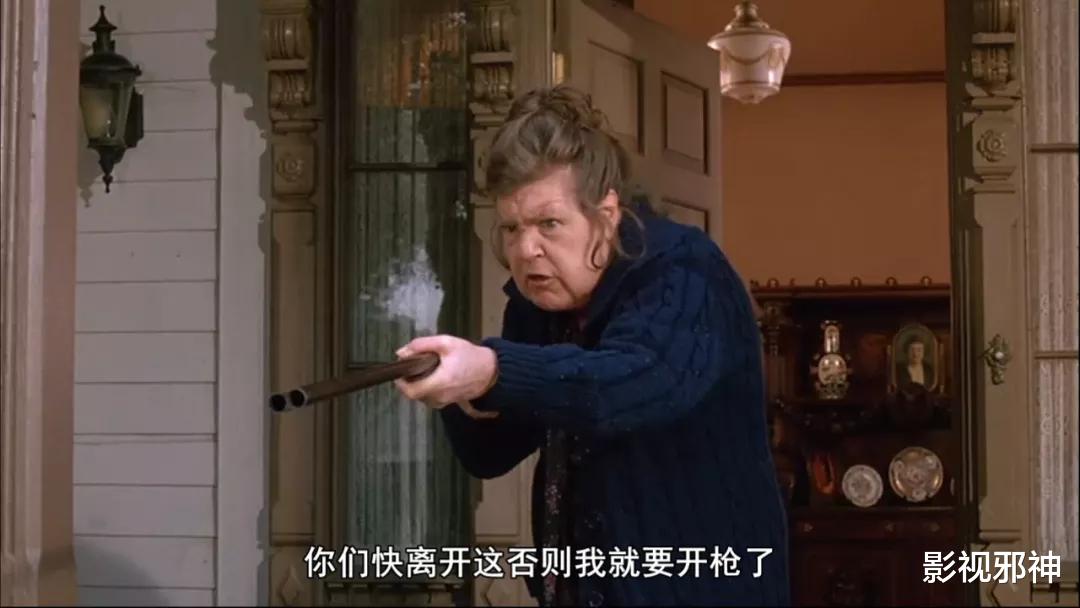 杨紫|童年女神沦为机械“玩具”,脑洞比尺度更逆天