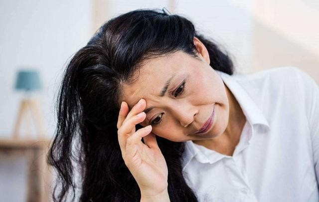 小龙虾|45岁大姨，确诊乳腺癌，化疗3次离世，医生：冰箱里2物要少吃