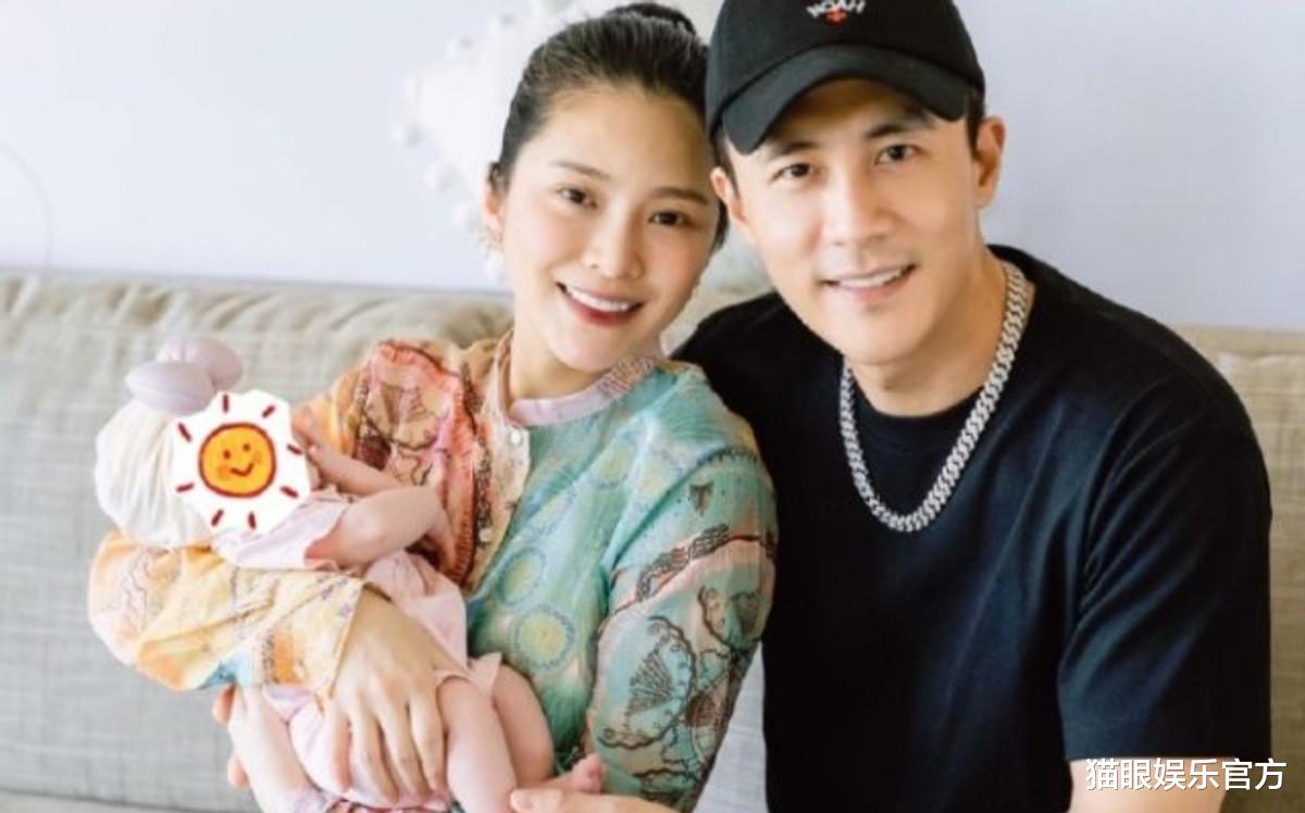 小李琳|辣妈聚会！郭碧婷王灿颖儿小李琳素颜聚餐，四人看不出来生过娃