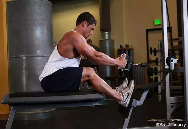 盆腔炎|护士为“肌肉学长”接种新冠疫苗引围观,场面竟一度失控…