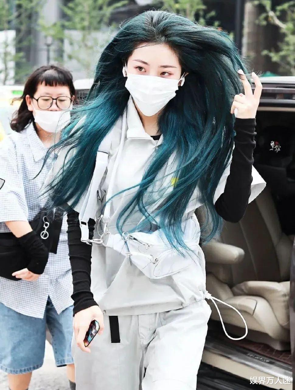 杨超越|娱乐圈中实现发量自由的男女明星，看到他们的发量我慕了！