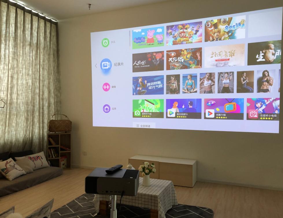 投影仪|这种“新电视”被指“智商税”，索尼小米却都在做，你会选吗？