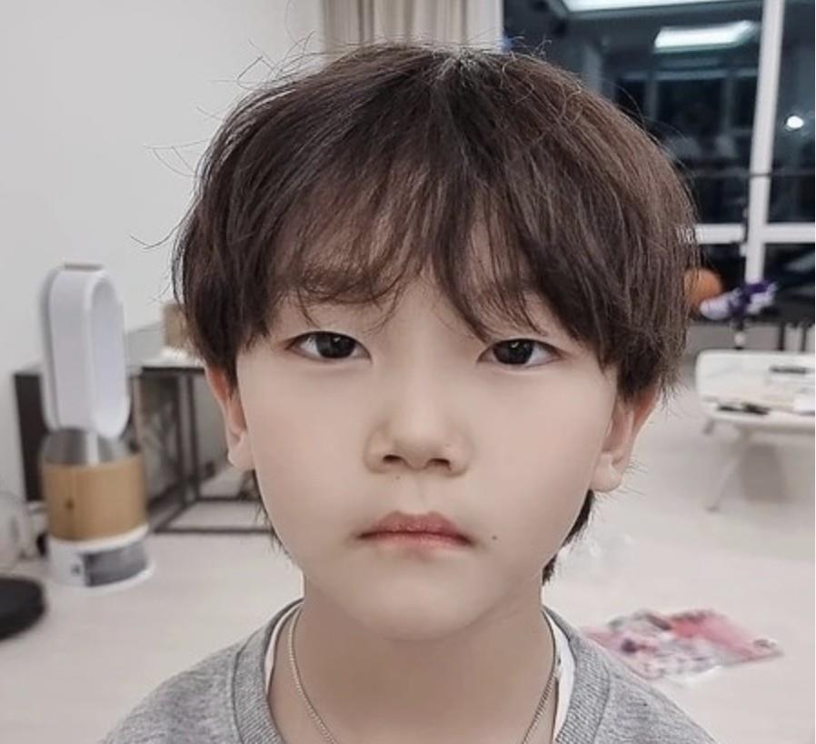 黄圣依|初代《超人》孩子已长大！暴风长高、变帅变美成model迷倒姨母粉