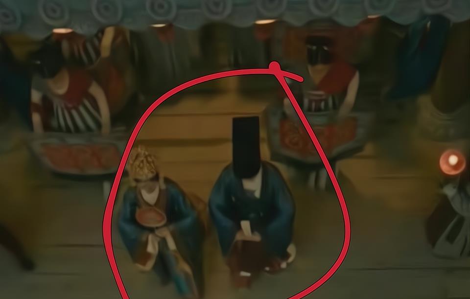 王一博|王一博新戏第一天就“结婚”！被逼婚全程不笑，脸气鼓鼓的好可爱