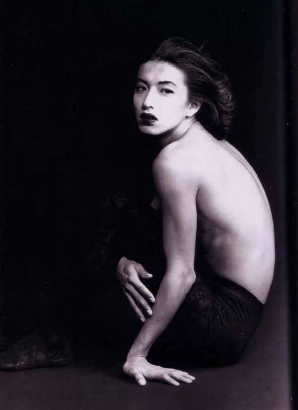 喜临门|山田凉介穿女装，男偶像变女偶像