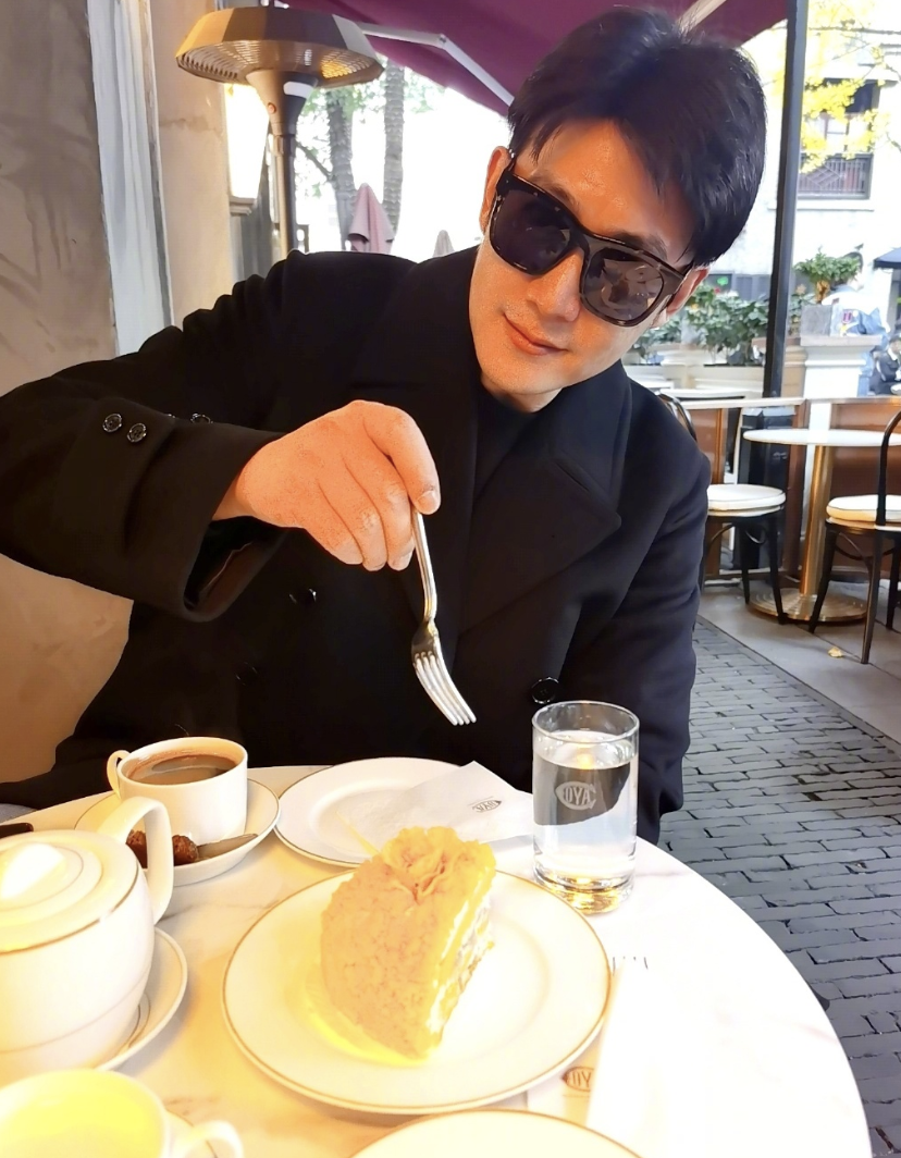 陆毅|陆毅生日晒家人和健身照，46岁身材健硕不油腻，贝儿超过爸爸肩膀