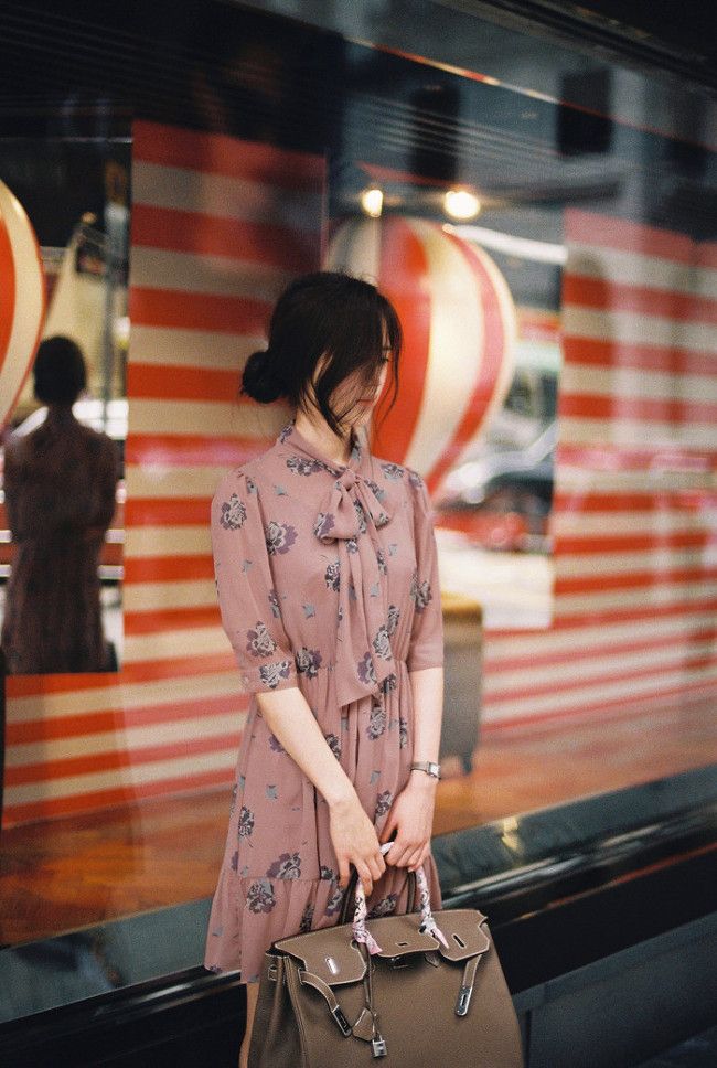 |冷艳美人尹善英 洋装美照惹人爱