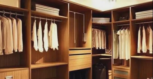 20年木工师傅告诉你，家里打衣柜一定要用免漆板，后悔知道太晚！