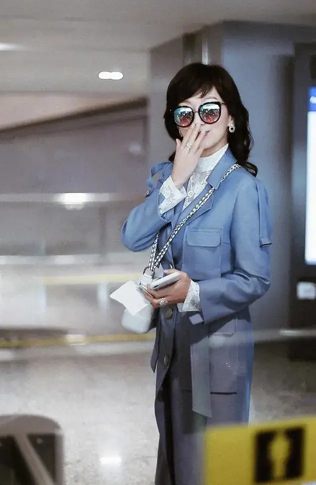 赵雅芝|胖胖微胖的中年女性，学赵雅芝的“优雅肉盖”穿搭，气质优雅出众