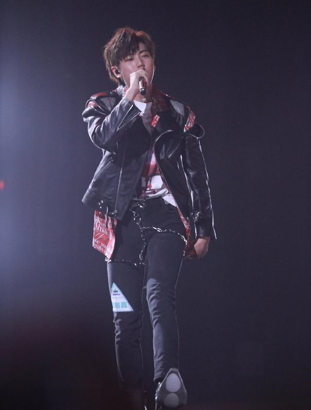 小怪兽的快乐|P图美颜得标注？网友建议网红和明星都学学