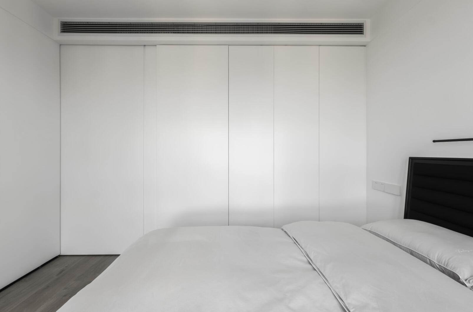小拾谈装修 上海屋主自律的生活：全屋“空无一物”，骨子里透着干净利落