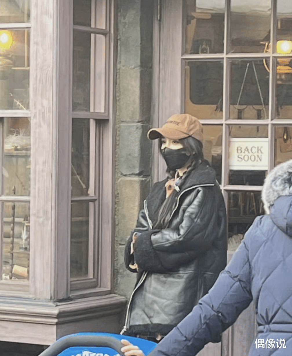 刘诗诗|环球影城偶遇杨幂，人群中腿好细！与张大大宋祖儿同框，神仙友情