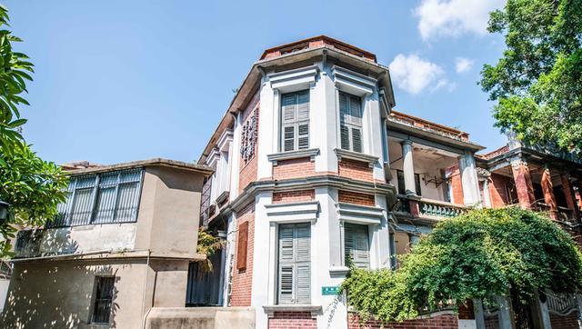 行星秘闻|鼓浪屿只知道“最美拐角”?带你探索不一样的落日沙滩,夏日必去