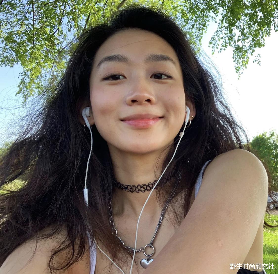 明星素颜 脸上有这几个特征的女生，是典型的“干净脸”，素颜也漂亮