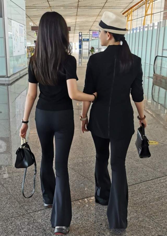 赵文卓|14岁赵紫阳宿舍独自庆生，远赴瑞士求学一年88万，长相神似赵文卓