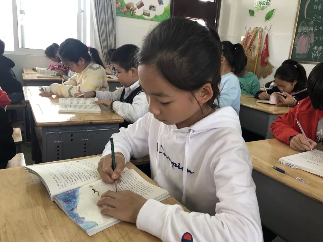 两口育儿|“妈妈，如果我不聪明，你还会喜欢我吗？”夸奖孩子的误区