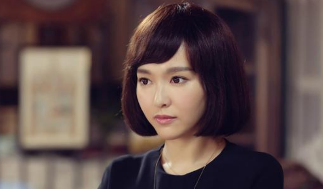 杨幂|被流量“催熟”的85花：当初有多风光，现在就有多“尴尬”