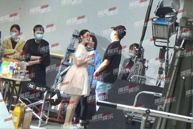 陈瑶|大热剧情侣恋情曝光！高调探班后同回爱巢，连续腻歪三天甜退狗仔