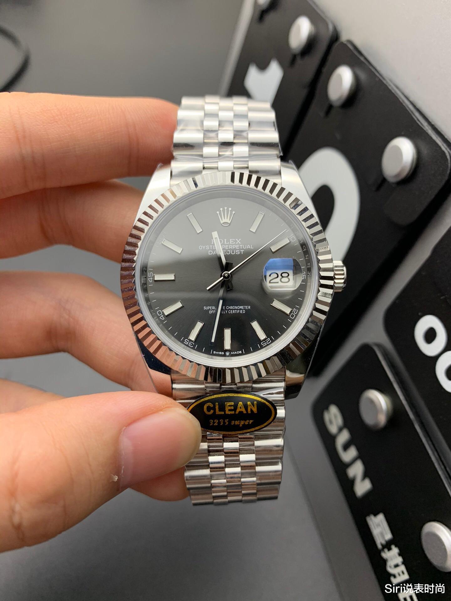 Siri说表时尚 Siri说表:C厂新品劳力士灰盘日志腕表