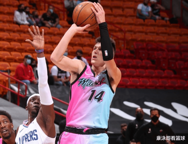 快船队|22分大逆转!快船6人上双干掉东部冠军再获好消息,泰勒希罗19+10